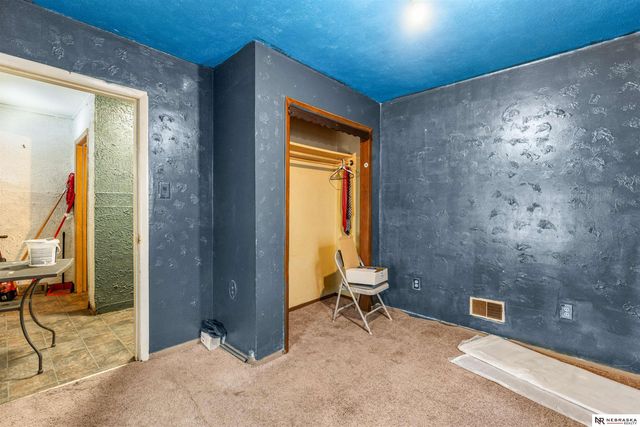 1724 S 8th Street, Omaha, NE 68108