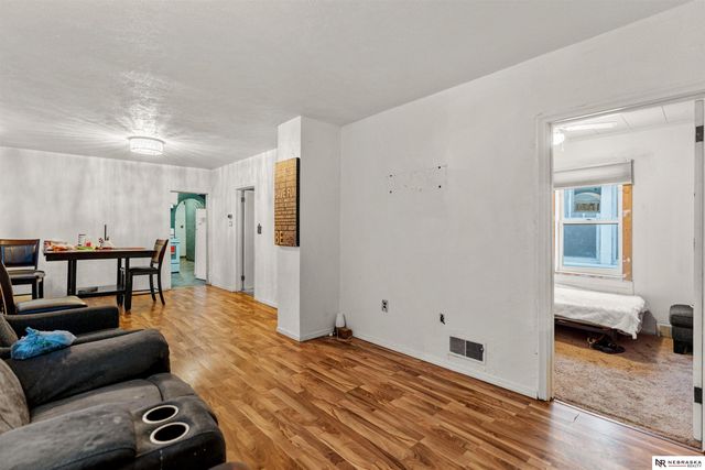 1724 S 8th Street, Omaha, NE 68108