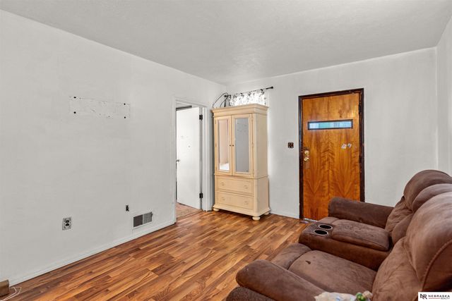 1724 S 8th Street, Omaha, NE 68108