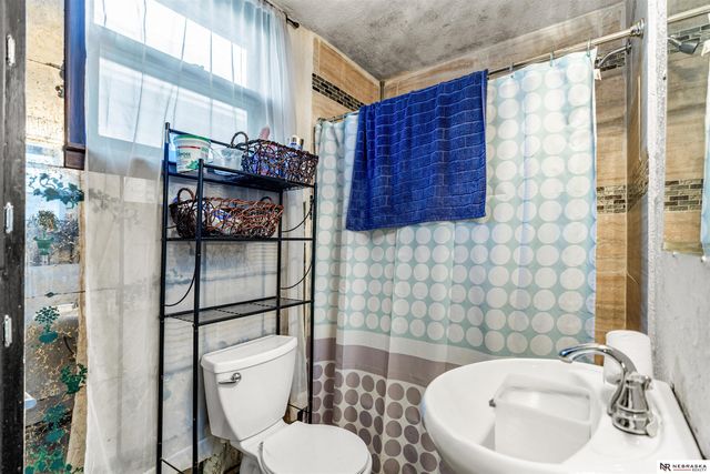 1724 S 8th Street, Omaha, NE 68108