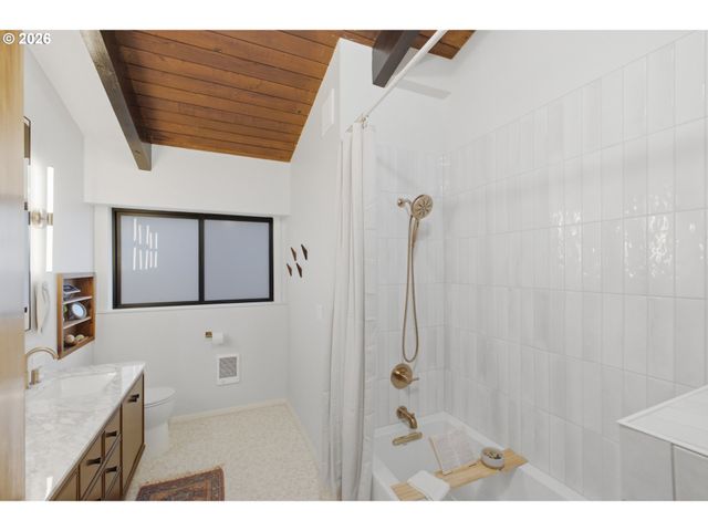 927 KINGWOOD Dr Nw, Salem, OR 97304