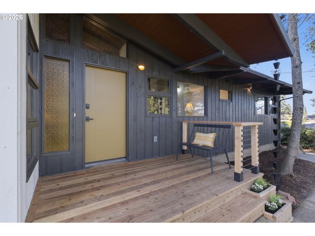 927 KINGWOOD Dr Nw, Salem, OR 97304