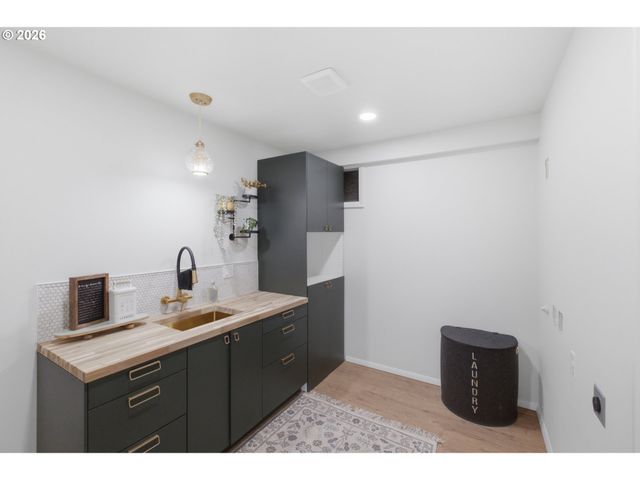 927 KINGWOOD Dr Nw, Salem, OR 97304