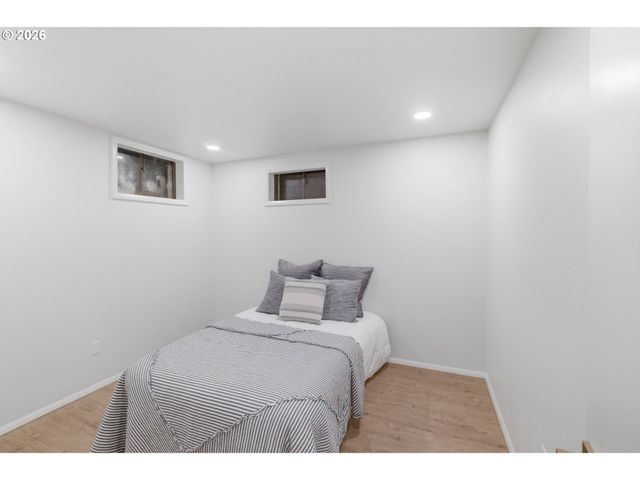 927 KINGWOOD Dr Nw, Salem, OR 97304