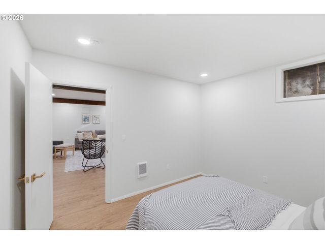 927 KINGWOOD Dr Nw, Salem, OR 97304