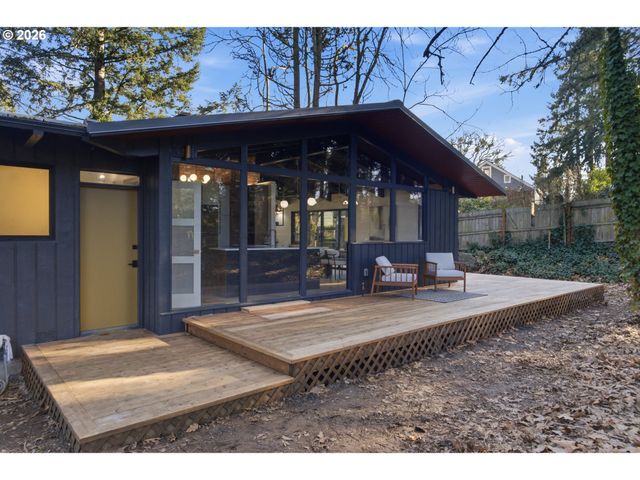 927 KINGWOOD Dr Nw, Salem, OR 97304