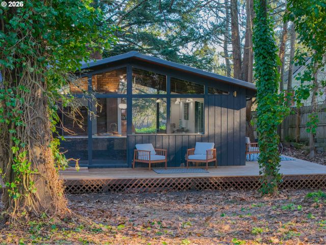 927 KINGWOOD Dr Nw, Salem, OR 97304