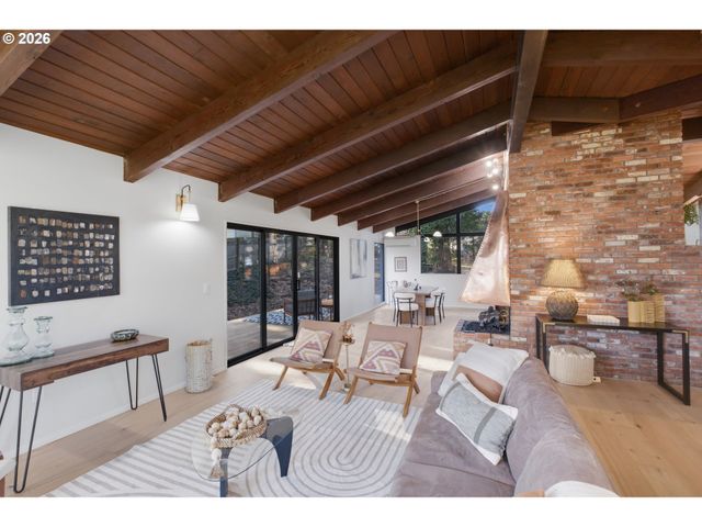 927 KINGWOOD Dr Nw, Salem, OR 97304