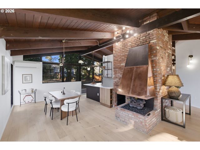 927 KINGWOOD Dr Nw, Salem, OR 97304