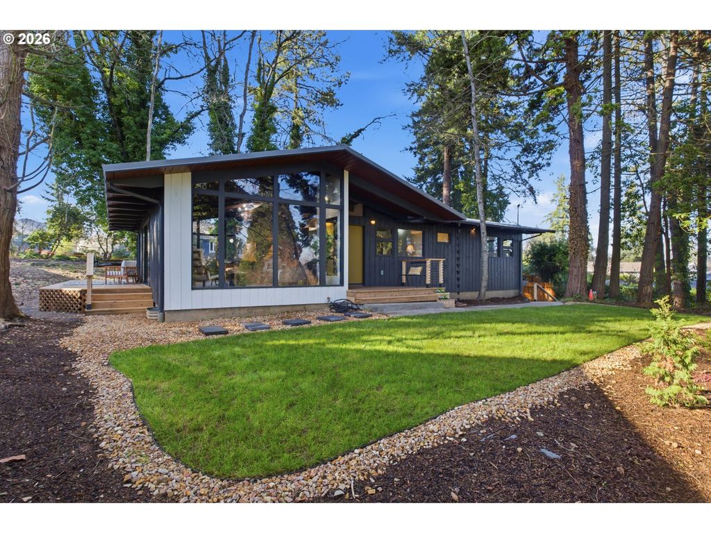 927 KINGWOOD Dr Nw, Salem, OR 97304