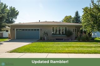 2402 Evergreen Road N, Fargo, ND 58102