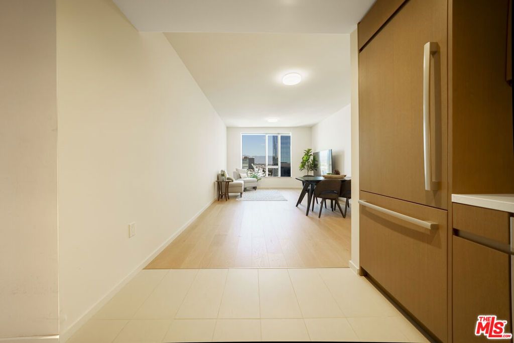 Image 16 of property listing at 889 Francisco Street 2610, Los Angeles, CA 90017