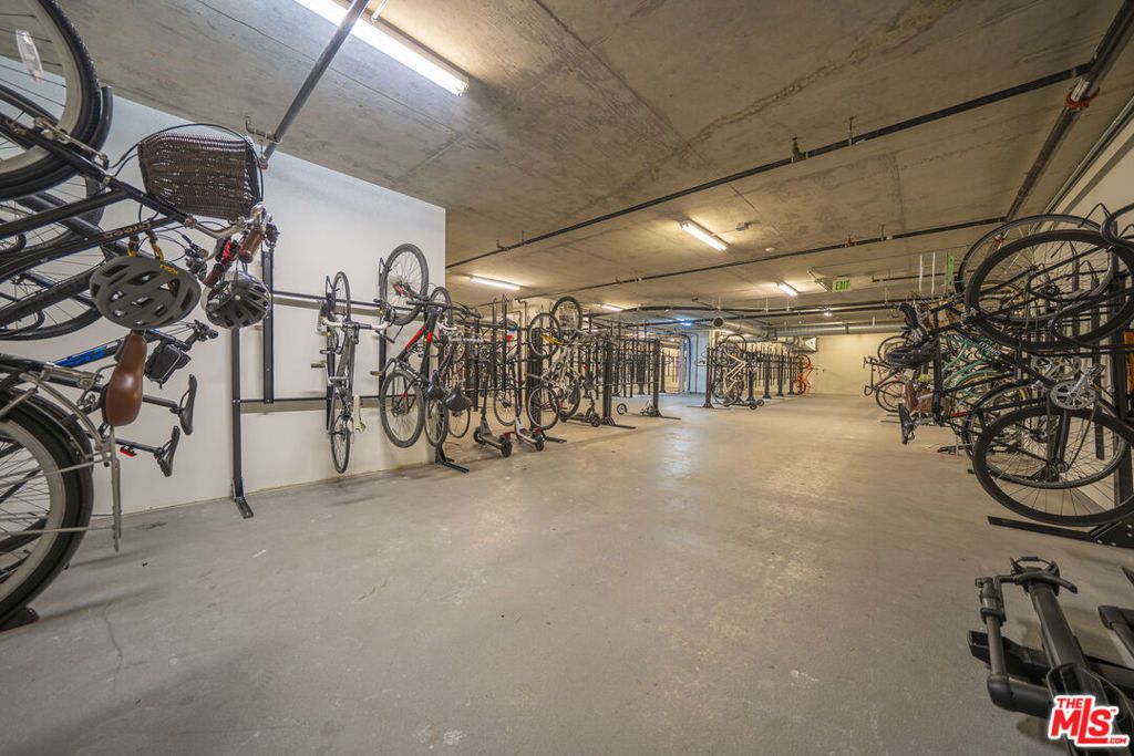 Image 26 of property listing at 889 Francisco Street 2610, Los Angeles, CA 90017