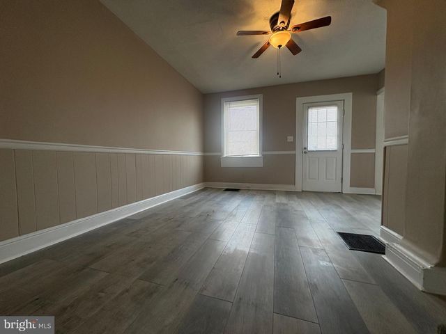 225 W LOCUST ST, Mechanicsburg, PA 17055