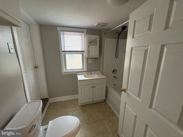 225 W LOCUST ST, Mechanicsburg, PA 17055