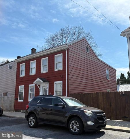 225 W LOCUST ST, Mechanicsburg, PA 17055