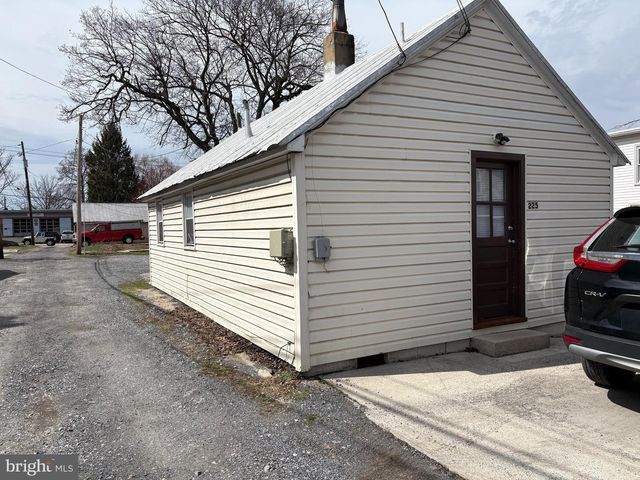 225 W LOCUST ST, Mechanicsburg, PA 17055