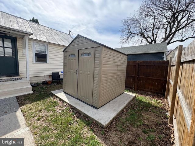 225 W LOCUST ST, Mechanicsburg, PA 17055