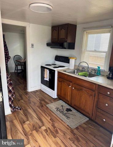 225 W LOCUST ST, Mechanicsburg, PA 17055