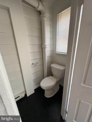 225 W LOCUST ST, Mechanicsburg, PA 17055