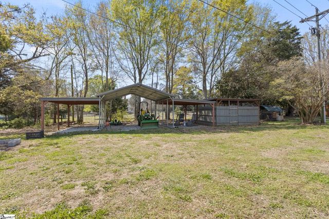 16 Herman Road, Laurens, SC 29360