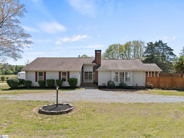 16 Herman Road, Laurens, SC 29360