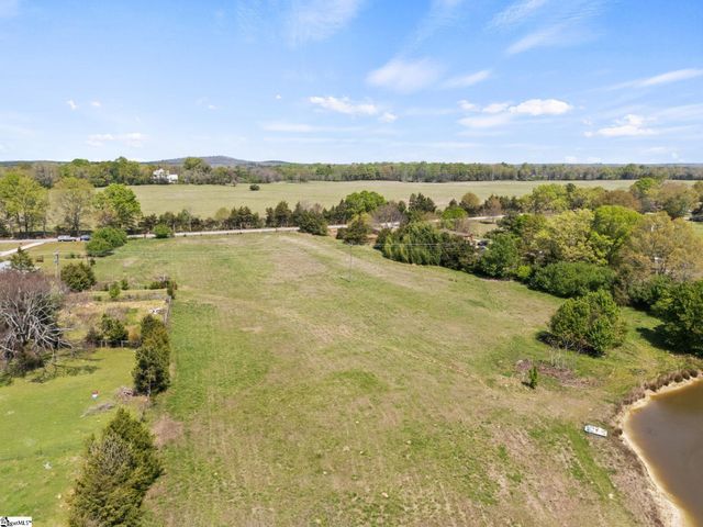 16 Herman Road, Laurens, SC 29360