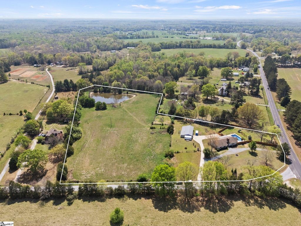 16 Herman Road, Laurens, SC 29360