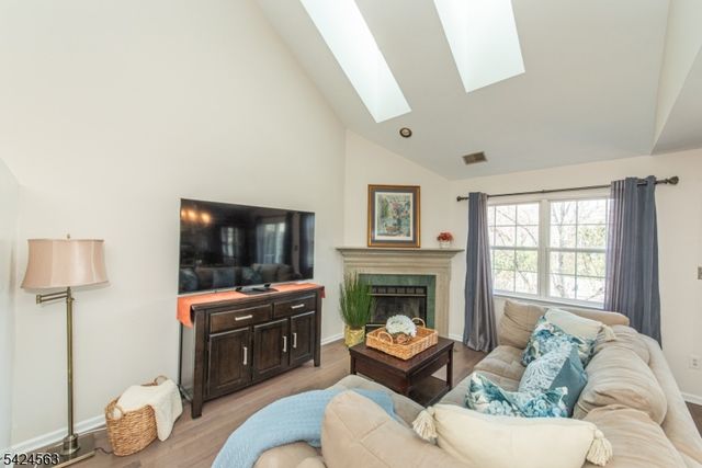 32 Birch Terrace, Mount Arlington Boro, NJ 07856