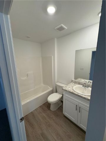 6718 SW Memphis Avenue, Bentonville, AR 72713