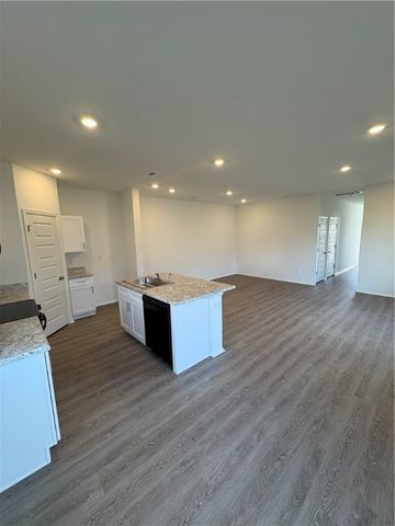 6718 SW Memphis Avenue, Bentonville, AR 72713