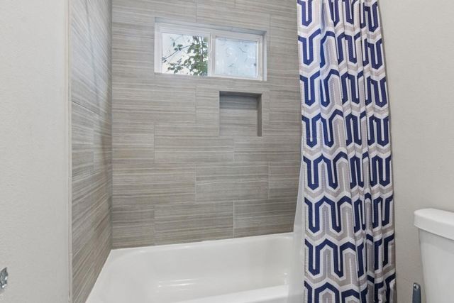 5904 Gardendale Drive E, Houston, TX 77092