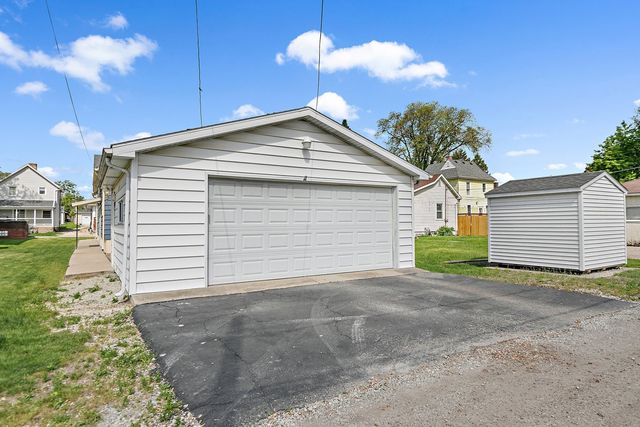 1102 Oakland Avenue, Joliet, IL 60435