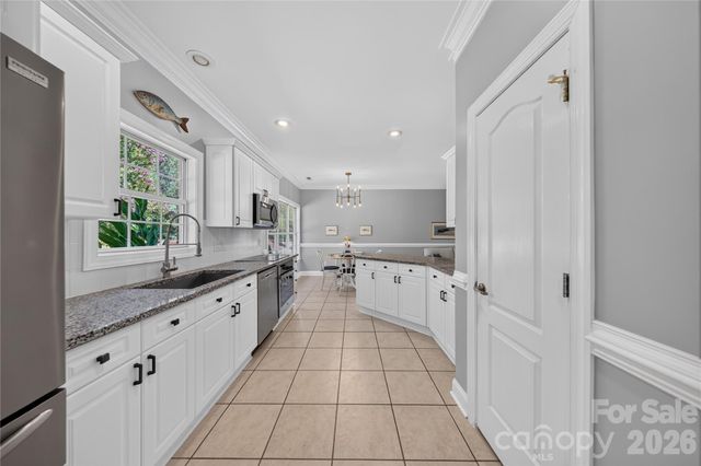 9363 Bonnie Briar Circle, Charlotte, NC 28277