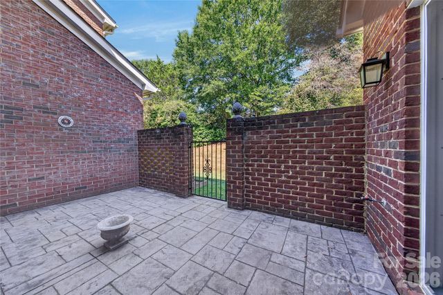 9363 Bonnie Briar Circle, Charlotte, NC 28277