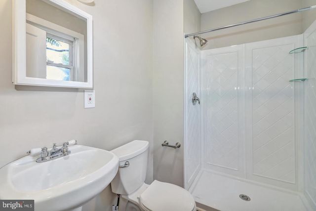 24 NEW TRENT ST, Ewing, NJ 08638
