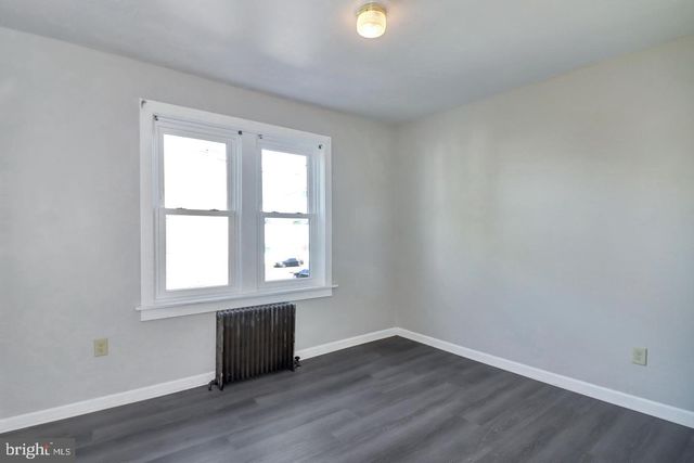 24 NEW TRENT ST, Ewing, NJ 08638