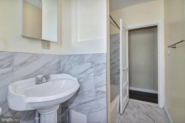 24 NEW TRENT ST, Ewing, NJ 08638