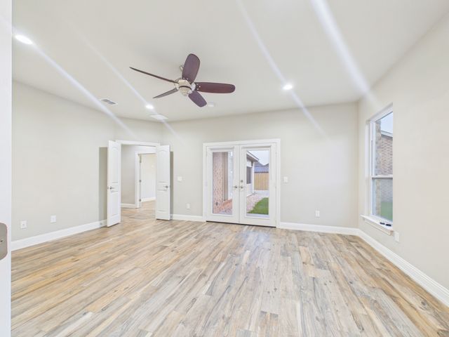 921 Mill Pond Drive, Midlothian, TX 76065