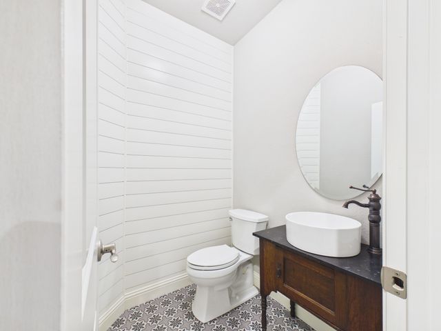 921 Mill Pond Drive, Midlothian, TX 76065