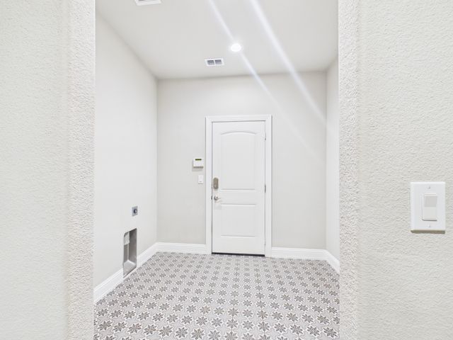 921 Mill Pond Drive, Midlothian, TX 76065