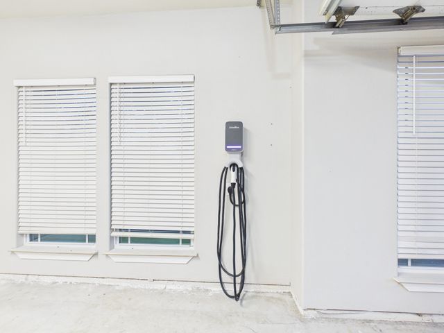 921 Mill Pond Drive, Midlothian, TX 76065