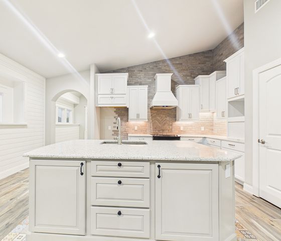 921 Mill Pond Drive, Midlothian, TX 76065