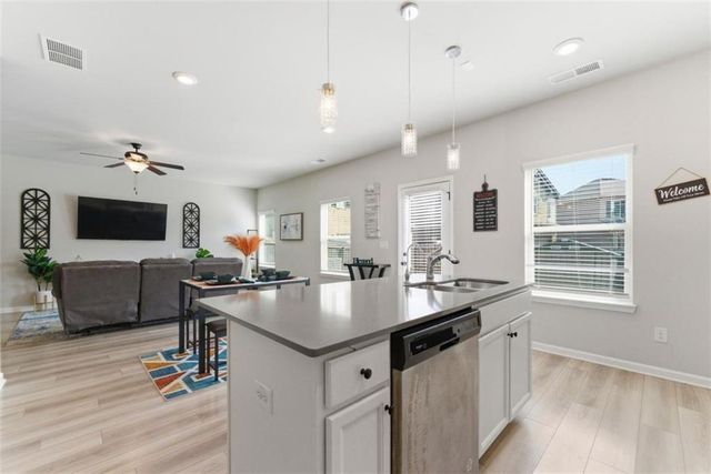 11924 Brightside Parkway, Hampton, GA 30228