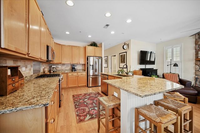 2230 Goldenrod Lane, Glenview, IL 60026