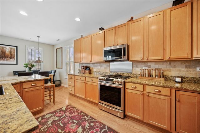 2230 Goldenrod Lane, Glenview, IL 60026