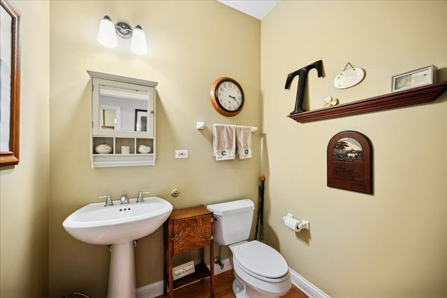 2230 Goldenrod Lane, Glenview, IL 60026