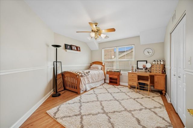 2230 Goldenrod Lane, Glenview, IL 60026