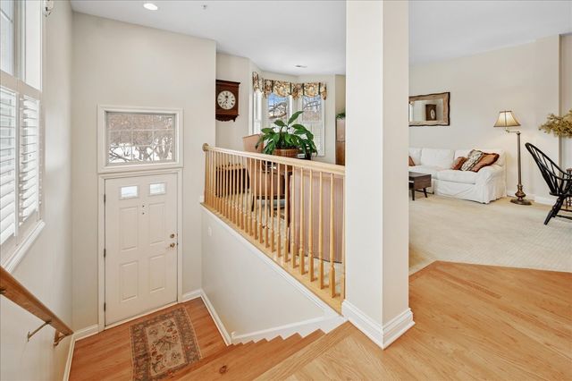 2230 Goldenrod Lane, Glenview, IL 60026