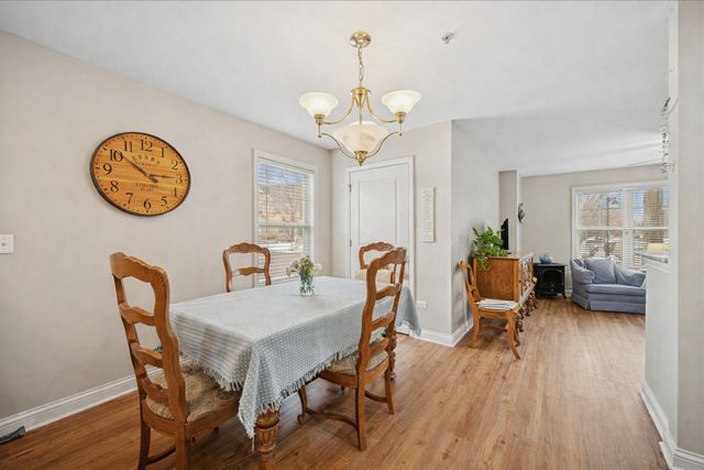 2230 Goldenrod Lane, Glenview, IL 60026